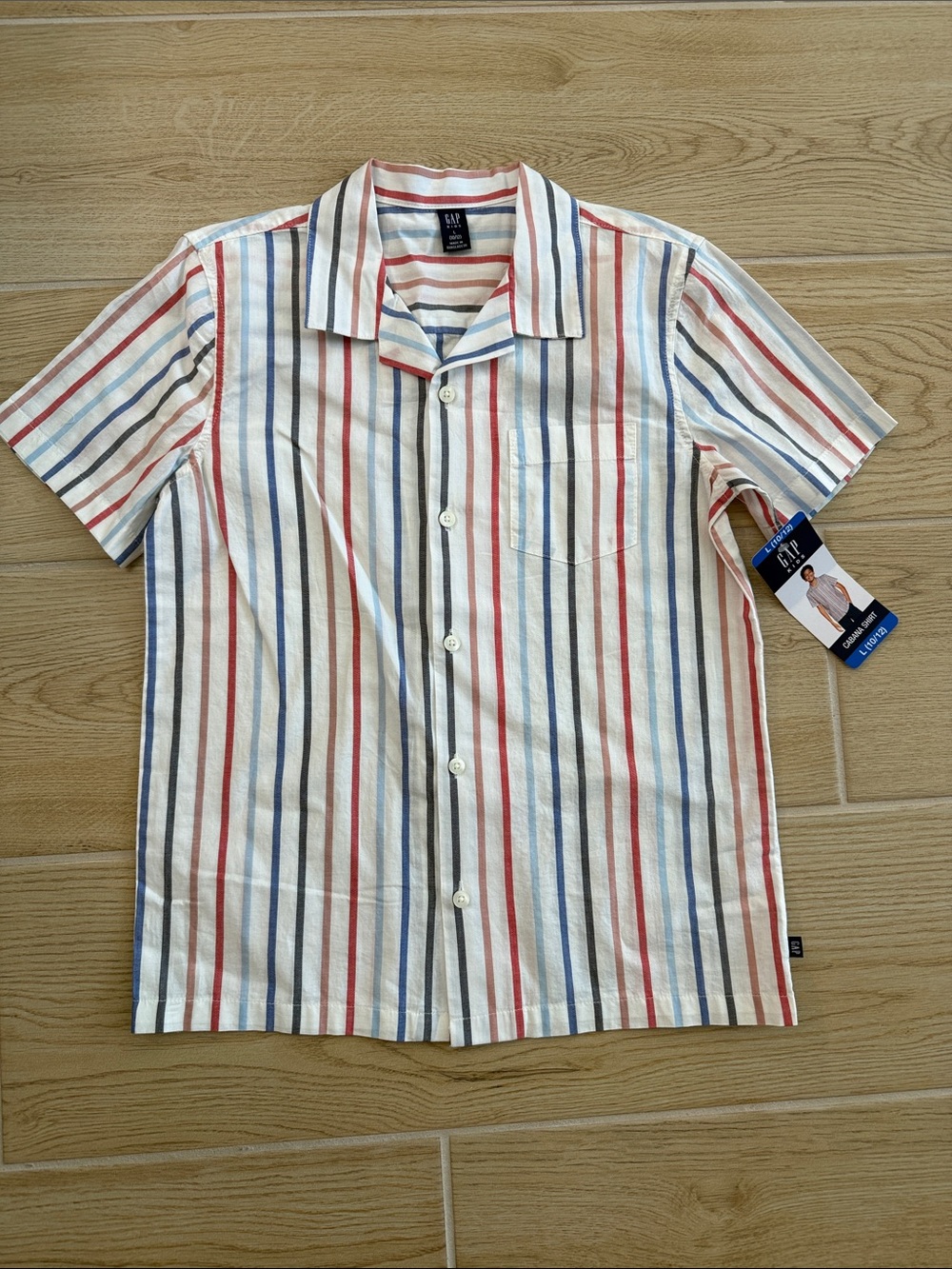 GAP Short-Sleeve Button-Down Shirt in White with Red & Blue Stripes